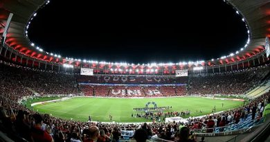 Vinicius Junior se emociona com homenagem da torcida do Flamengo: ‘Obrigado por tudo’