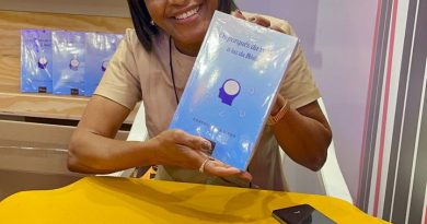 Missionária lança livro na Bienal