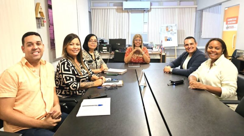Reunião entre as Secretarias de Assistência Social e Educação do município define ações para o Dia Nacional de Combate ao Trabalho Infantil