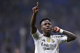 Vini Jr entra no segundo tempo, faz gol e é decisivo em vitória do Real Madrid