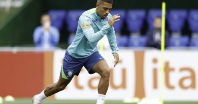 Samuel Lino deve ser titular no ataque do Brasil para encarar a Bolívia