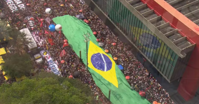 Manifestantes fazem atos contra a PEC da Blindagem e Projeto da Anistia em São Paulo, Rio e outras cidades brasileiras