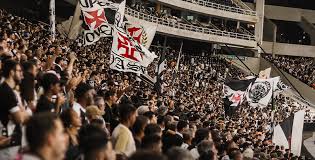 Torcida do Vasco esgota ingressos para duelo com o Botafogo no Nilton Santos