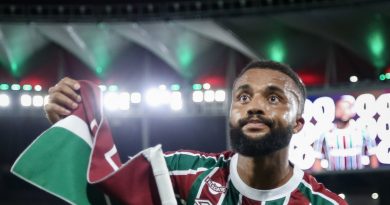 Samuel Xavier comemora gol de canhota em vitória do Fluminense: ‘Feliz de ter acertado’