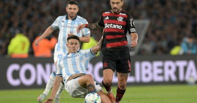 Flamengo segura a pressão com um a menos, empata com o Racing e avança à final da Libertadores