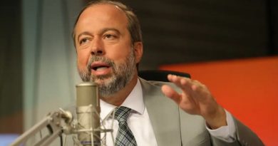 Não foi falta de energia, mas problema técnico, diz ministro sobre apagão