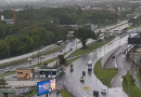 Chuva e ventania derrubam postes e provocam bolsões d’água no Rio