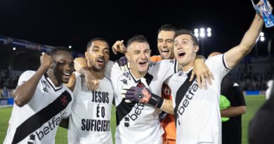 Vasco vence o Bragantino por 3 a 0 com dois gols de Vegetti e um de GB