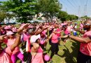 Caminhada do Outubro Rosa reúne cerca de 300 mulheres em Nova Iguaçu