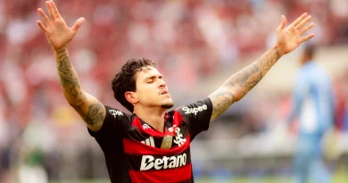 Com Pedro inspirado, Flamengo vence o Palmeiras (3a2) e acirra luta pelo título