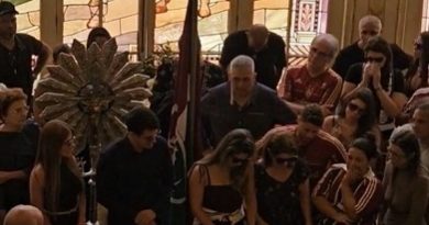 Familiares, figuras ilustres e torcedores do Fluminense se despedem de Celso Barros
