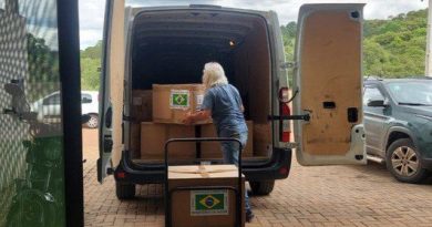 Saúde entrega kits de medicamentos e insumos para atender vítimas do tornado no Paraná