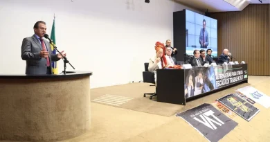 Na Câmara dos Deputados, ministro do Trabalho defende o fim da escala 6×1