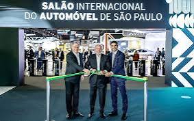 Para Lula, retorno do Salão do Automóvel é retrato de um país competitivo