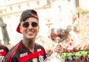 Erick Pulgar faz tatuagem das taças que conquistou com o Flamengo em 2025