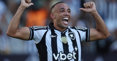 Em último jogo do ano, Botafogo vence e rebaixa o Fortaleza no Brasileiro