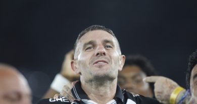 Vasco vira sobre o Fluminense no fim e abre vantagem por vaga na final da Copa do Brasil