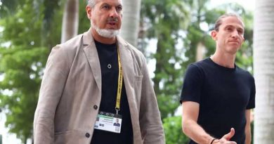 Flamengo estuda saídas de jogadores e planeja reduzir média de idade do elenco