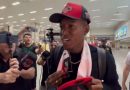 Vitão desembarca no Rio para assinar com o Flamengo: ‘Muito feliz’