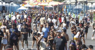Rio Parada Funk arrasta fãs de diferentes gerações na Apoteose