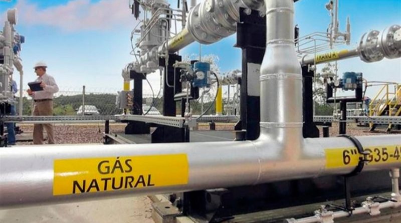 Produção brasileira de gás natural deve crescer 95% em dez anos, prevê ministério