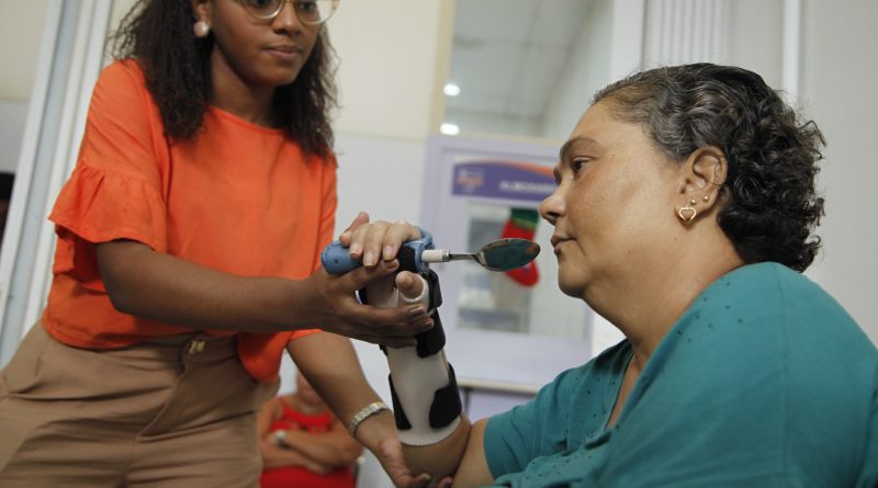 Nova Iguaçu entrega mais de 40 órteses e reduz a fila de espera em 80