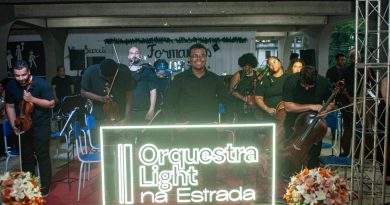 Orquestra Light na Estrada chega a Japeri e emociona famílias e formandos no CIEP 401