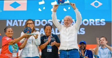 Lula celebra Natal com catadores de recicláveis e defende política como fonte de esperança