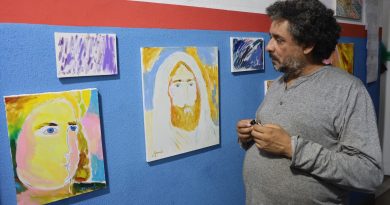 Renascido através da Arte: artista plástico atendido pelo CREAS inaugura exposição no Centro Administrativo Municipal de Teresópolis