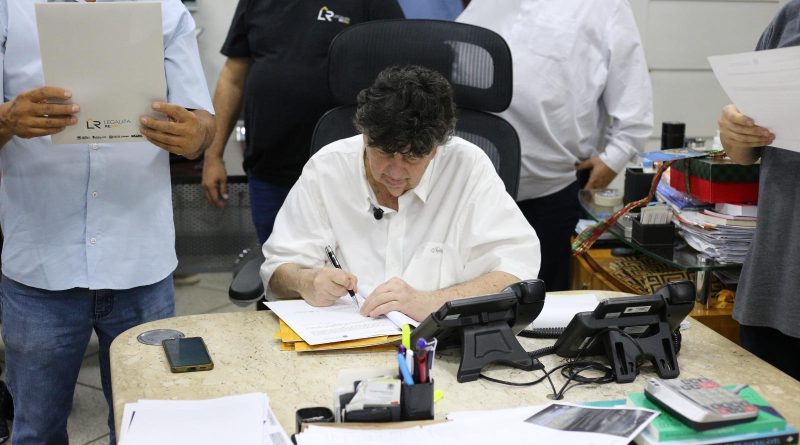 Prefeitura de Volta Redonda entrega Registro Geral de Imóveis a famílias da comunidade da Fazendinha