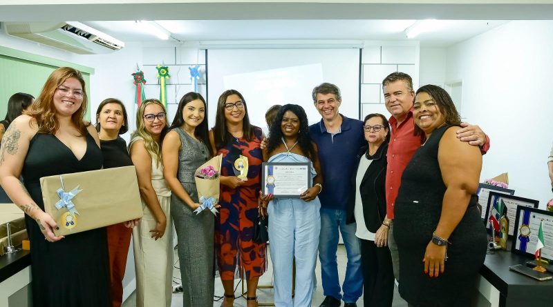 Prefeitura entrega Selos Municipais de Educação em Porto Real