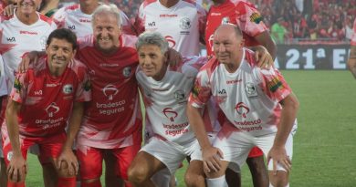 Jogo das Estrelas tem festa com taças do Flamengo e clima de alegria no Maracanã