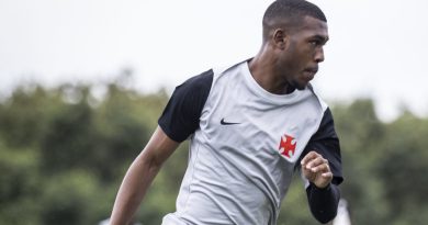 Vasco acerta venda de Rayan e contratação de Brenner