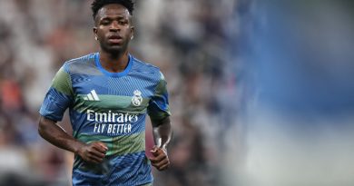 Torcedores do Albacete foram flagrados atirando bananas em direção a Vini Jr, diz jornal espanhol