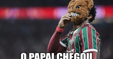 Torcedores do Fluminense celebram vitória em clássico contra o Flamengo