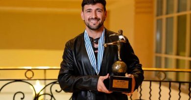 Arrascaeta recebe prêmio de ‘Rei da América’