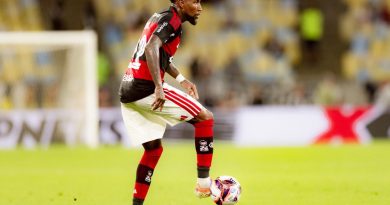 Emerson Royal revela treino nas férias por melhor temporada no Flamengo