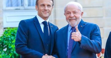 Presidente Lula conversa por telefone com presidente da França, Emmanuel Macron