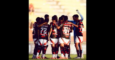 Com os garotos, Flamengo marca no fim e empata com a Portuguesa na estreia no Carioca