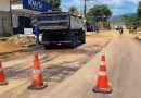Estrada do Barro Vermelho está recebendo obras de pavimentação para concretagem e colocação de novo asfalto