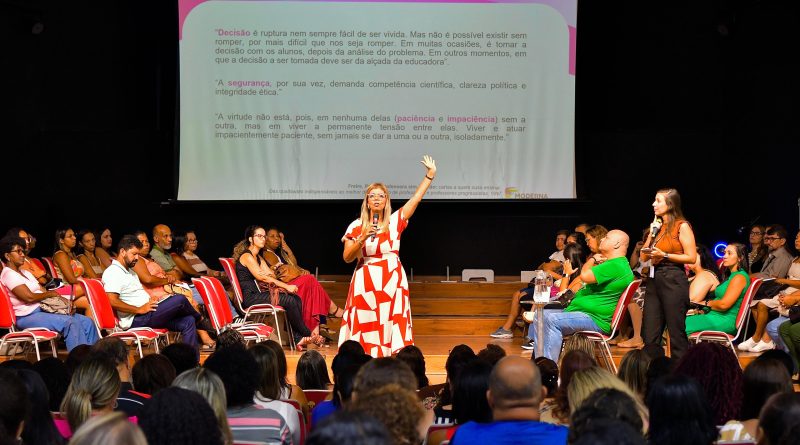 Belford Roxo: Terceiro dia da Jornada Pedagógica aborda situações que professores passam em sala de aula