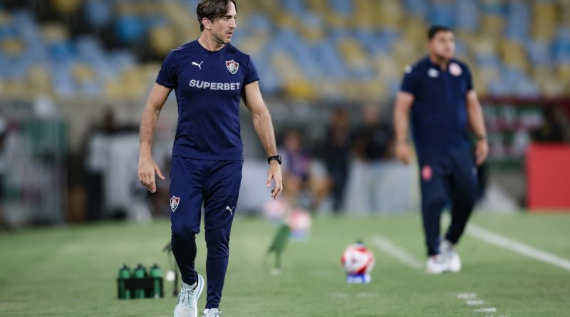 Fluminense segue nas buscas para contratar centroavante e zagueiro
