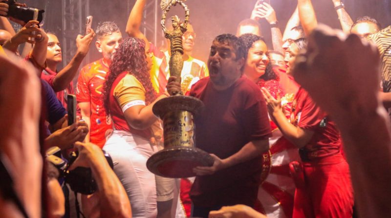 União de Maricá leva desfile campeão à orla de Itaipuaçu neste domingo (22/02)