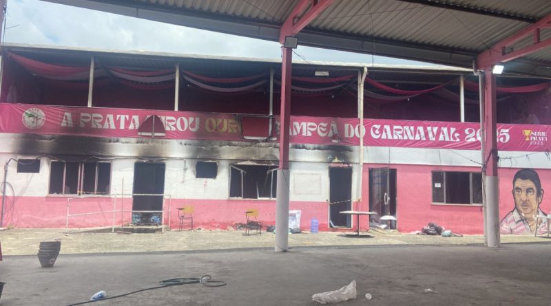 Incêndio destrói salas com fantasias na quadra da Unidos do Jacarezinho