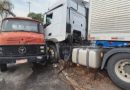 Motorista de caminhão é encontrado baleado depois de acidente na entrada da Ceasa