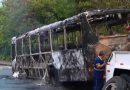 Ônibus pega fogo na Barra da Tijuca