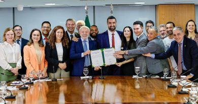 Presidente Lula e Prefeito Leonardo Vasconcellos oficializam cessão de terreno na Quinta Lebrão para regularização fundiária