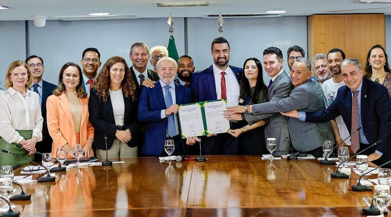 Presidente Lula e Prefeito Leonardo Vasconcellos oficializam cessão de terreno na Quinta Lebrão para regularização fundiária