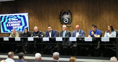 Governo do Estado reforça segurança do Centro com motocicletas para garantir a paz na dispersão dos desfiles de blocos