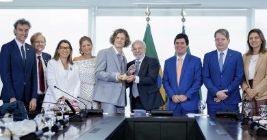 Lula recebe Lucas Pinheiro, medalhista de ouro nos Jogos Olímpicos de Inverno 2026
